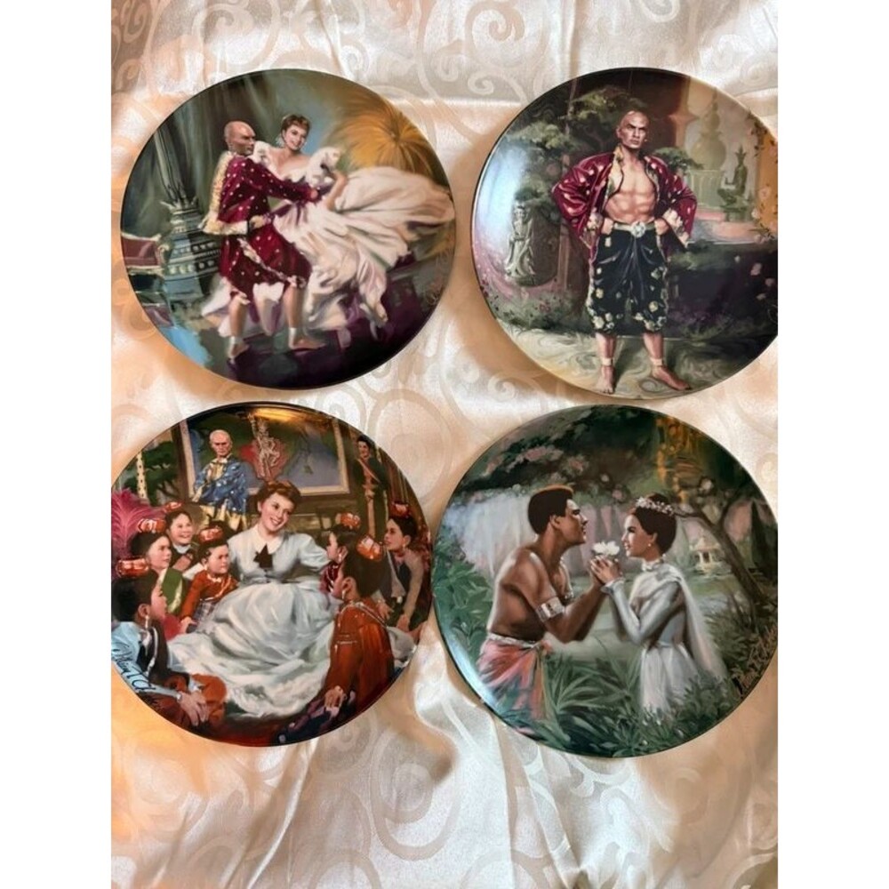 Complete 4-Piece Set Vintage 1985 Knowles "The King and I" Porcelain Plates